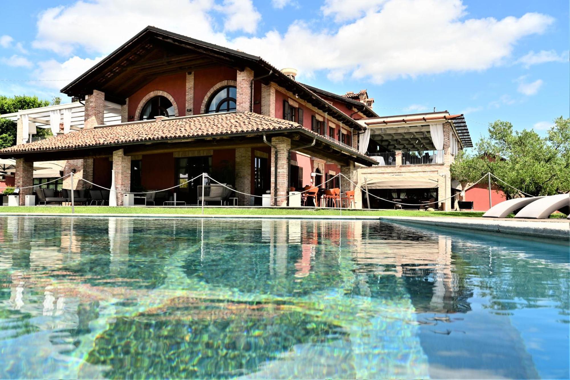 La Madernassa Resort - Casalora Dimora Storica Di Charme 瓜热讷 外观 照片