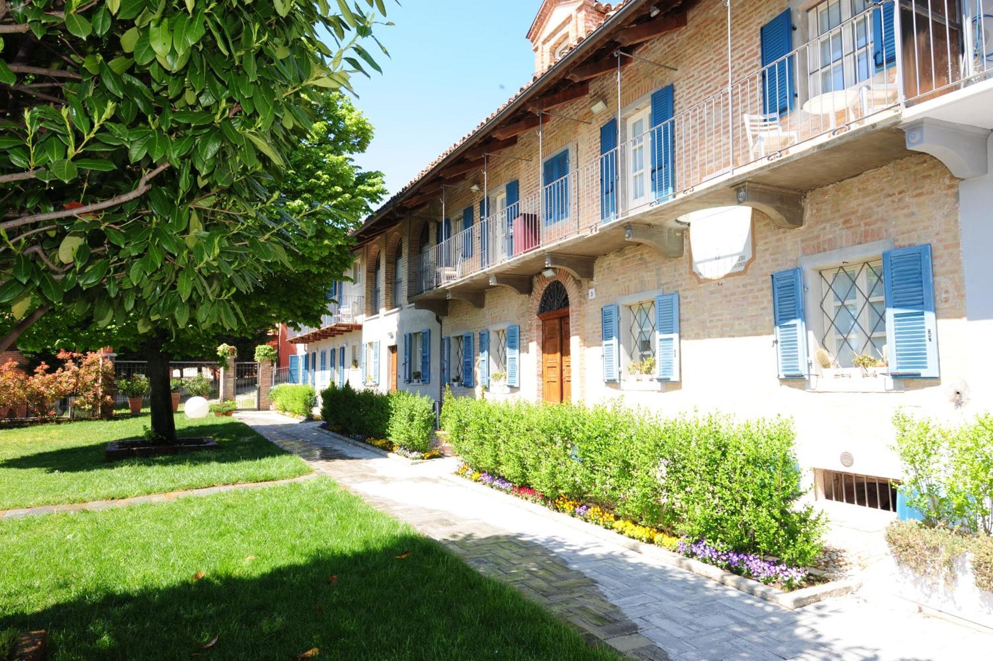 La Madernassa Resort - Casalora Dimora Storica Di Charme 瓜热讷 外观 照片