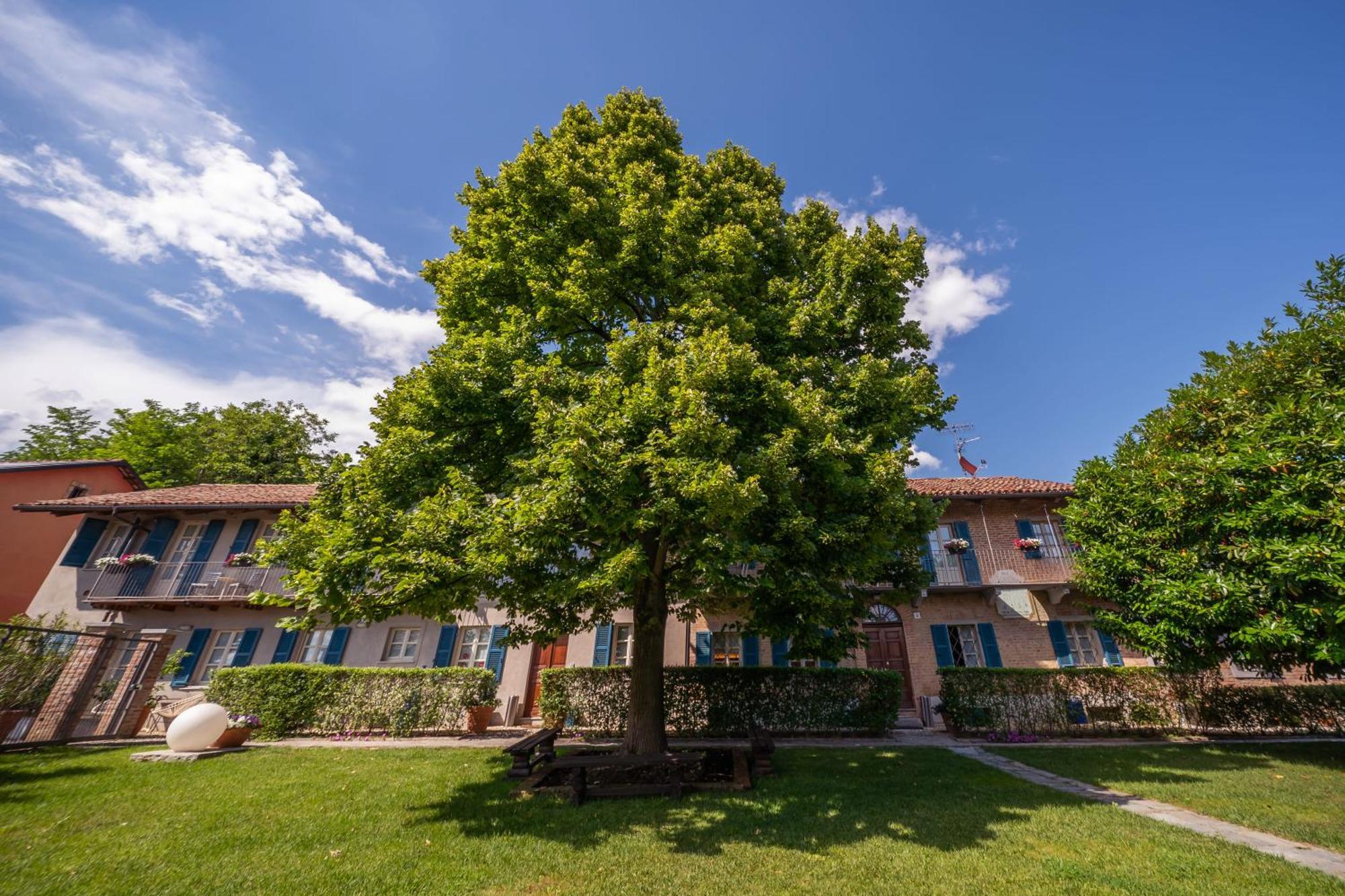 La Madernassa Resort - Casalora Dimora Storica Di Charme 瓜热讷 外观 照片