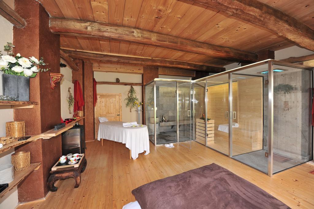 La Madernassa Resort - Casalora Dimora Storica Di Charme 瓜热讷 外观 照片
