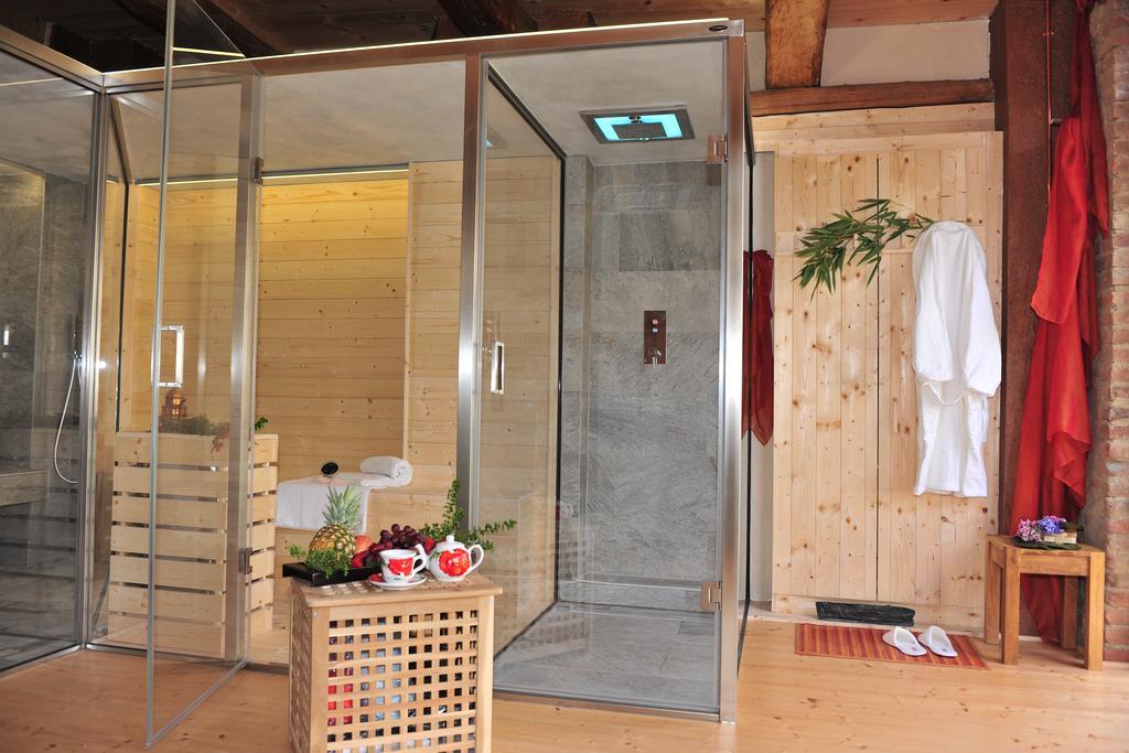 La Madernassa Resort - Casalora Dimora Storica Di Charme 瓜热讷 外观 照片